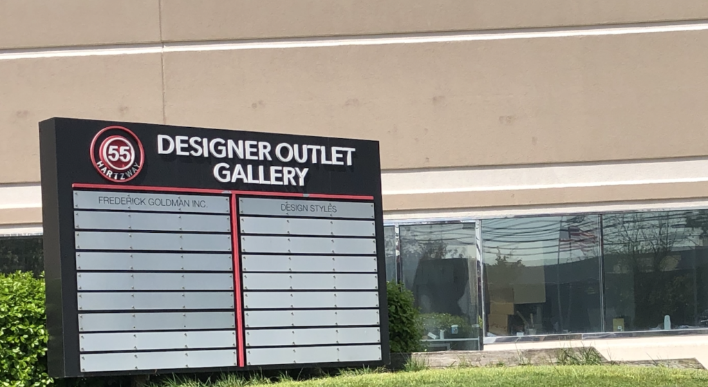 In Secaucus, Outlet Malls Give Way to Commuters’ Paradise The Click