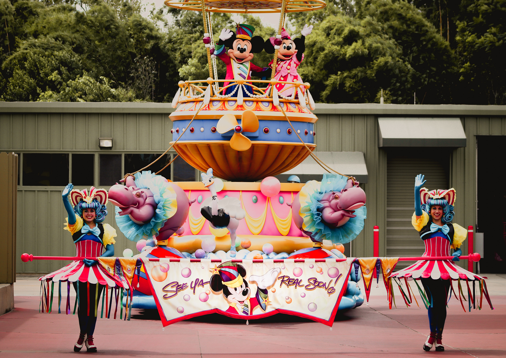 WDW News Today - PHOTOS: New Mickey and Minnie Mouse Graduation