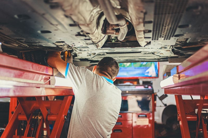 photo of car mechanic