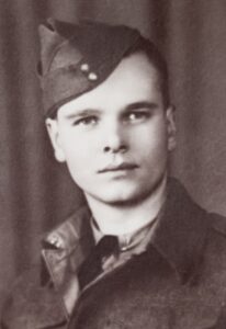 A wartime portrait of Burdett Sisler in uniform, circa 1943. Then in his 20s, he served in the Canadian Army during World War II.