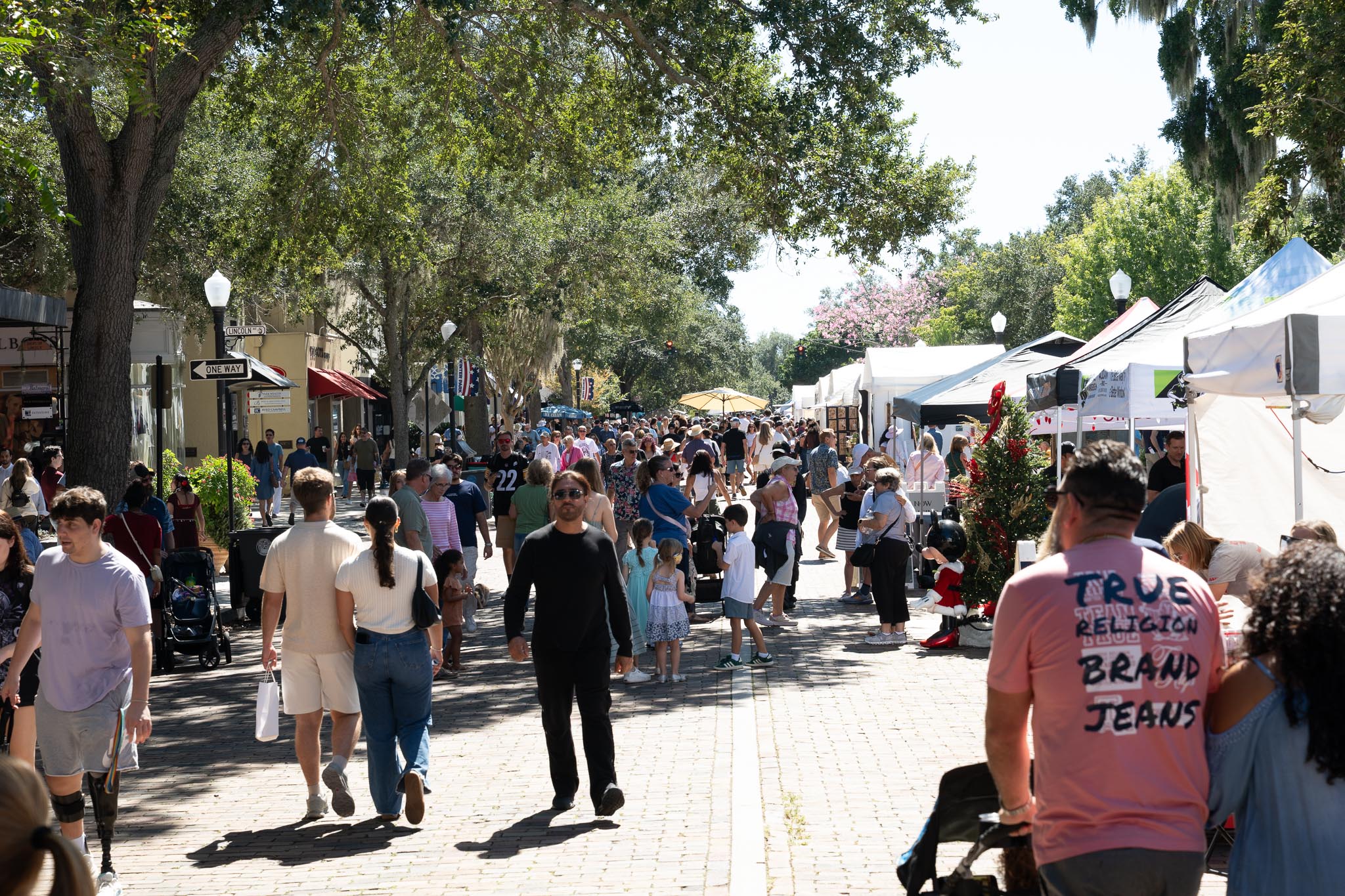 An estimated 100,000 to 150,000 visitors attended the 52nd Annual Autumn Art Festival throughout the weekend.