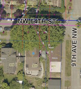Image of trees and an intersection